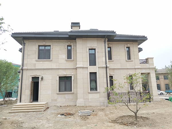 鋁合金天溝方形雨水管安裝后效果