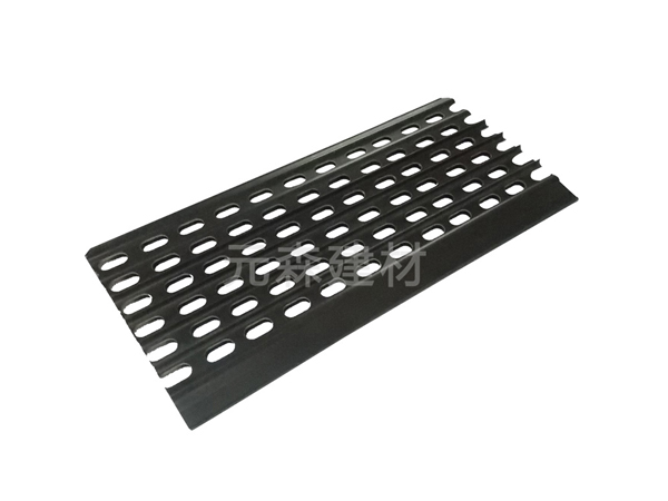 11擋葉網(wǎng)：安裝在天溝上開口，阻擋樹葉或者建筑垃圾進入水槽內(nèi)部